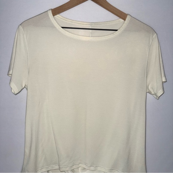 Lululemon Cream Short Sleeve High Low Women's Flowy Top - Picture 3 of 7